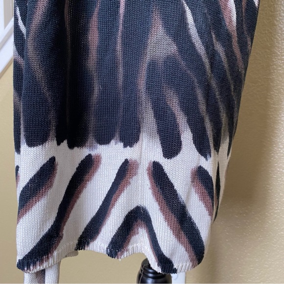 Adore Vest - Picture 5 of 14